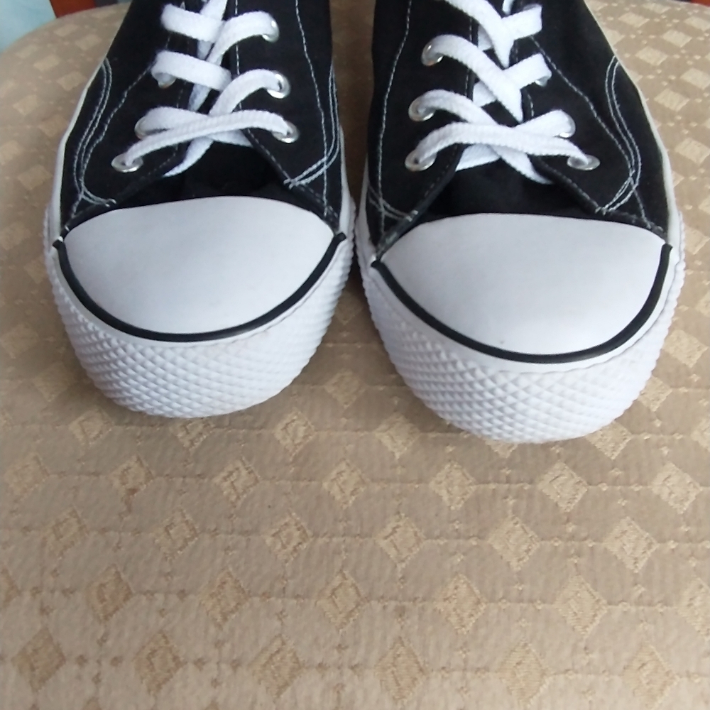 Airwalk Black Hightop Sneakers Size 14